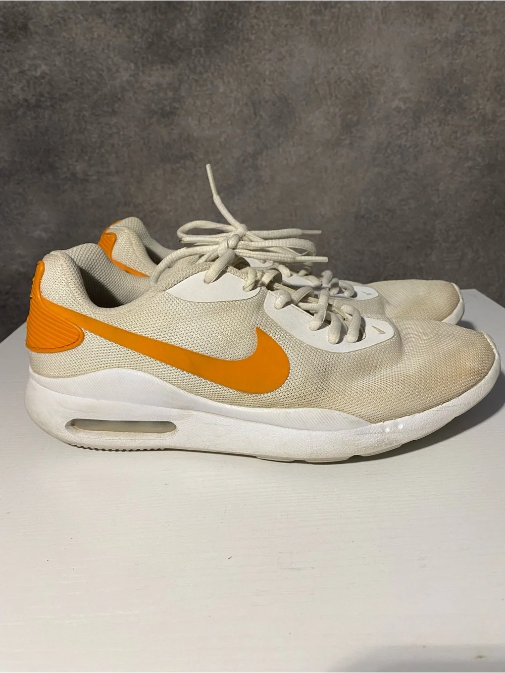 Nike Air Max Oketo White Orange Peel Running Shoes AQ2231-101 Women's Size 9⁠